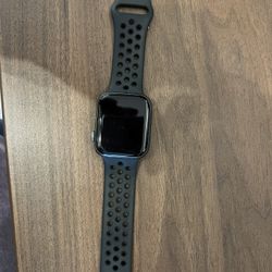 Nike Apple Watch Series 4, GPS + LTE, 44 MM