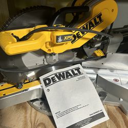 DeWalt DWS780 12” Sliding Compound Miter Saw