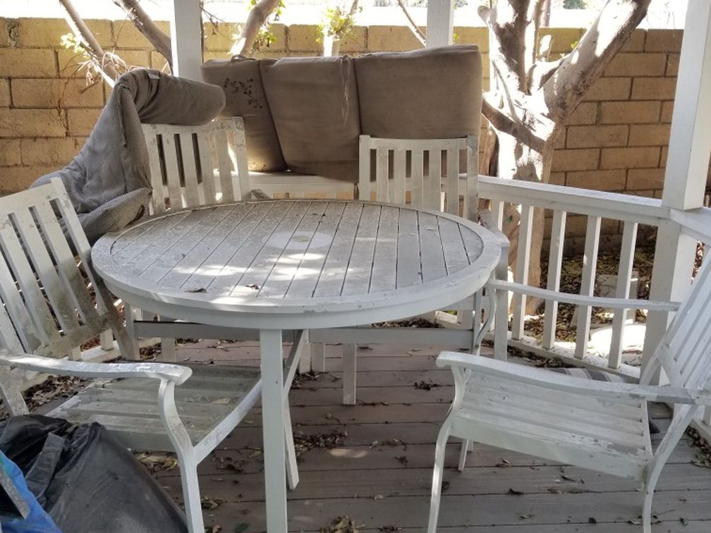 Free Metal Patio Table & 4 Chairs