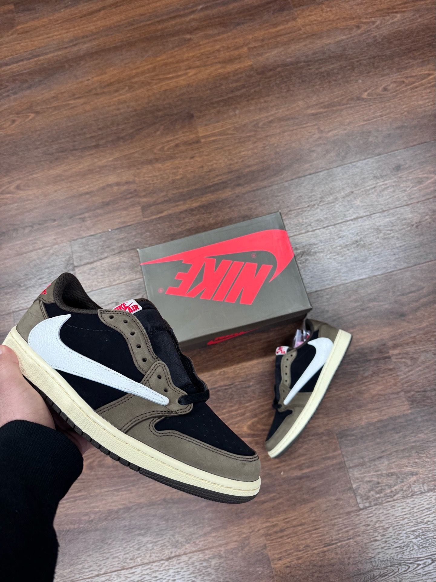 Aj1 Nike Air jordan 1 low travis Scott Dark Mocha Size 7,7.5,8,8.5,9,