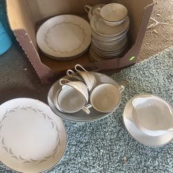 Nasco Paris night fine China Set 35 Pieces