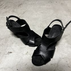Aerosole’s Women’s Sandals Black