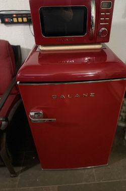 Mini fridge And Microwave
