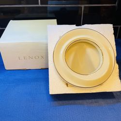 Vintage Lenox Porcelain Round Picture Frame. New In Box! 