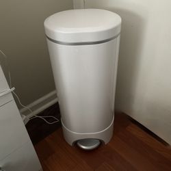 Diaper Trash Can 