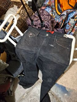 Guess Los Angeles EST. 1981 124 Skinny 38 × 32