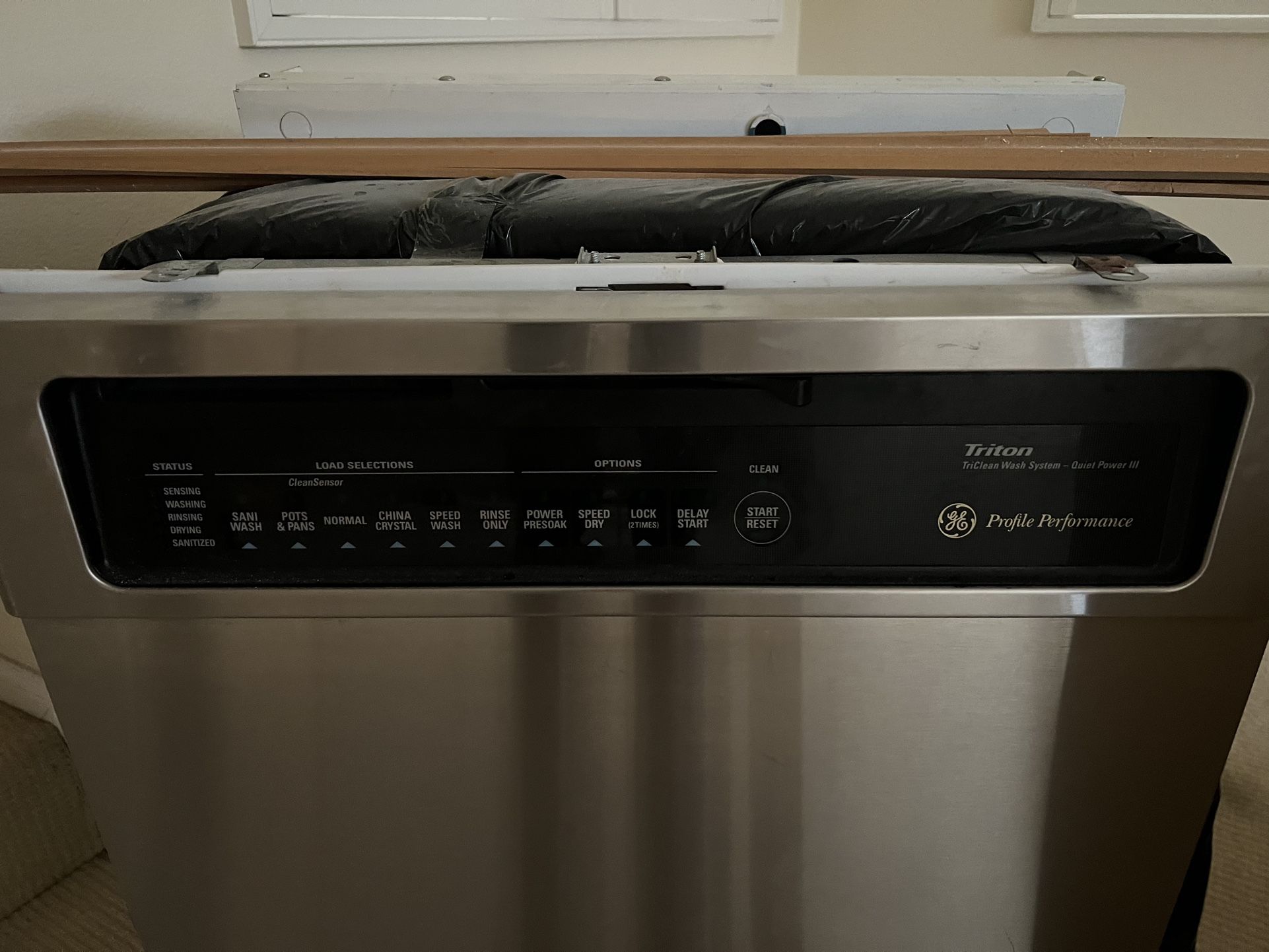 GE Profile Performance Triton BuiltIn Dishwasher for Sale in La Costa