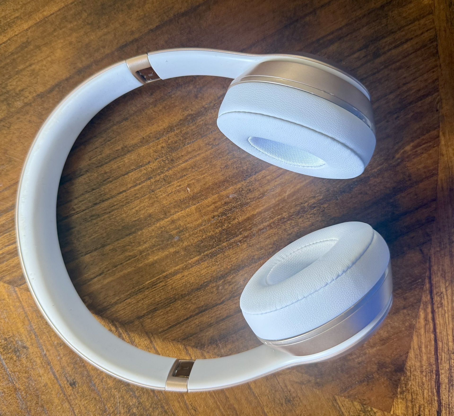 Beats Solo 4 Bluetooth Wireless… (Pick Up Only)