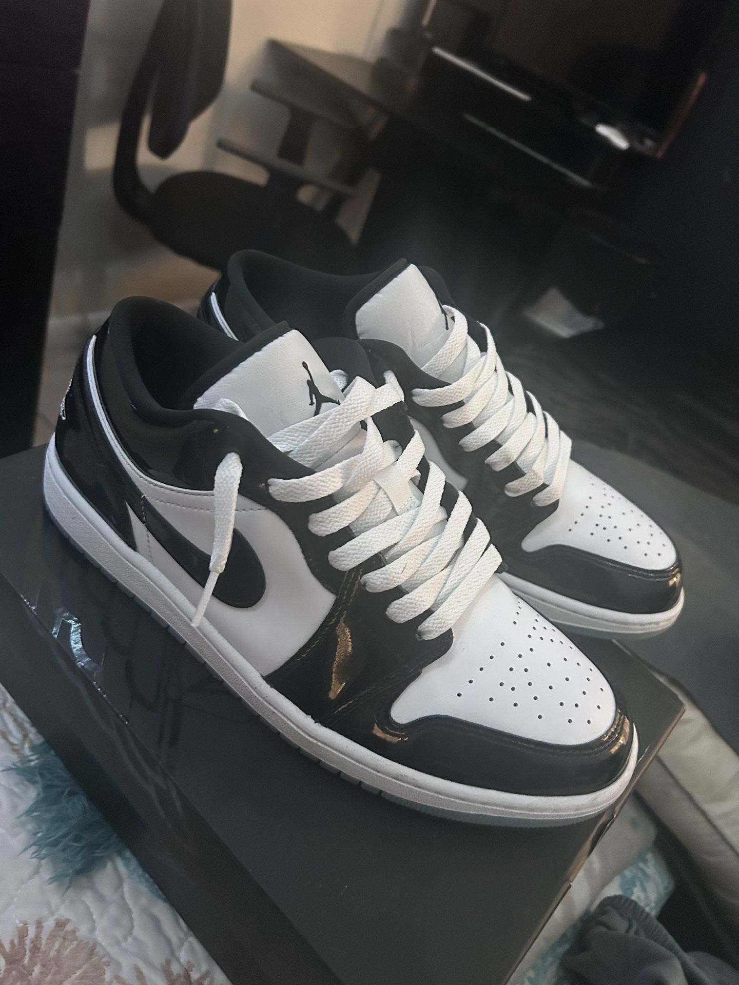 Jordan 1 Low Concord