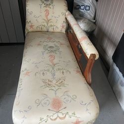 European Victorian Antique Chaise Lounge