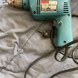 Makita 6404 3/8 Drill