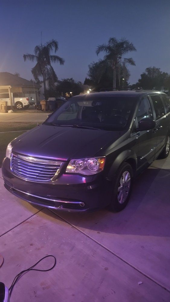 2016 Chrysler Town & Country