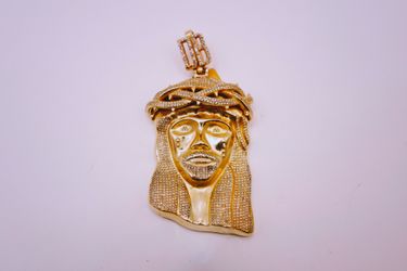 10 K solid gold Jesus pendant