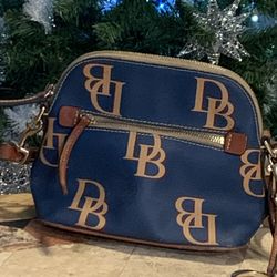 Dooney & Bourke Clutch Bag