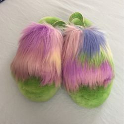 UGG