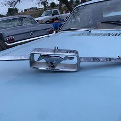 67/68 Ford Mustang Grill Center Piece And Arms 