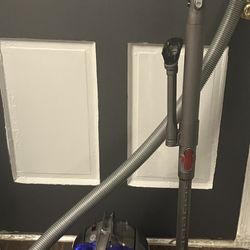 Dyson DC 39 Vacuum 