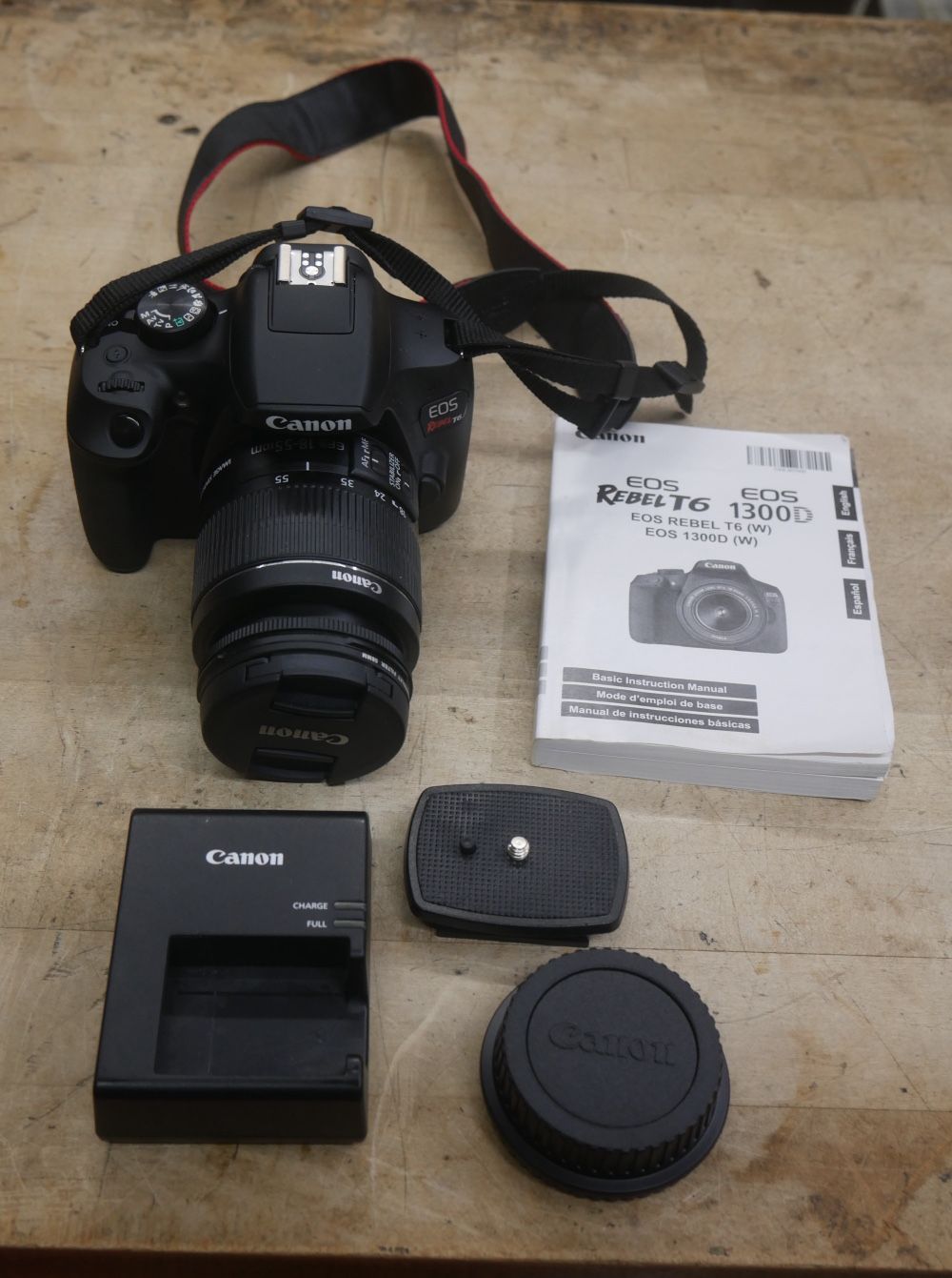 Canon EOS Rebel T6 DSLR Camera, 18-55mm Lens SD Card + Battery + Charger used