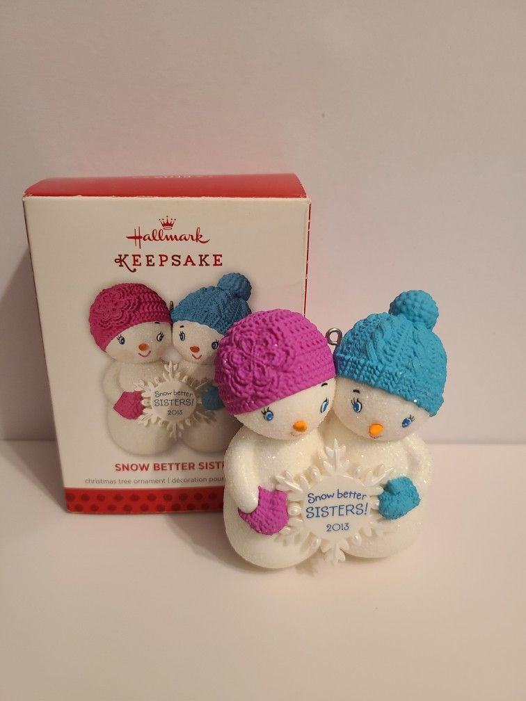 HALLMARK KEEPSAKE 2013 SNOW BETTER SISTERS ORNAMENT W/BOX 3"