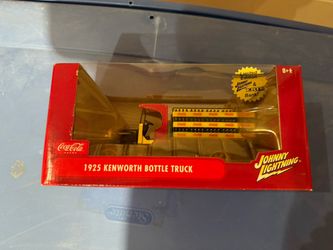 Johnny Lightning Coca Cola Kenworth Truck