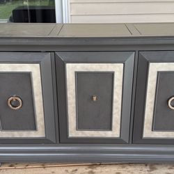 Big Dresser