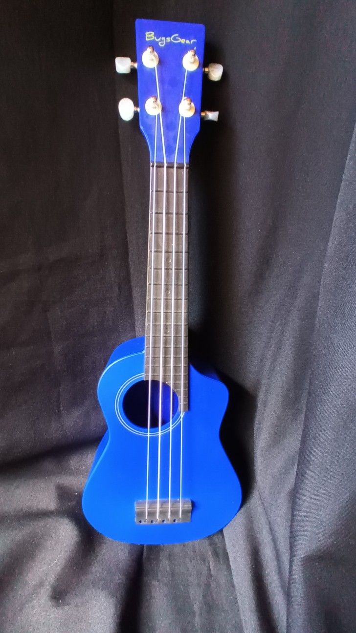 Bugs Gear Ukulele