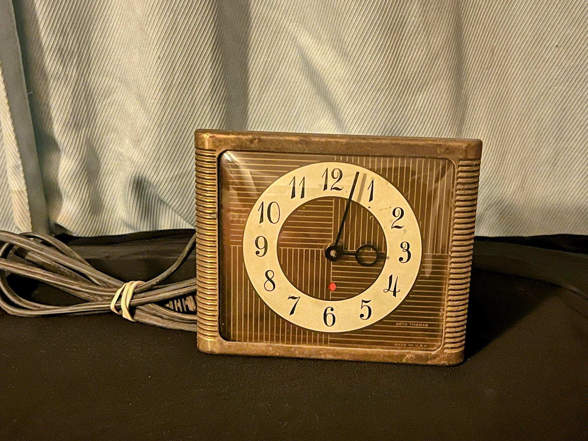 Vintage Seth Thomas Clock Yukon 3E, 1940s Retro Table Clock, Deco