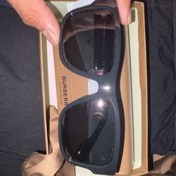 New black burberry glasses