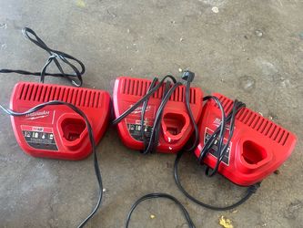 Milwaukee Charger M12