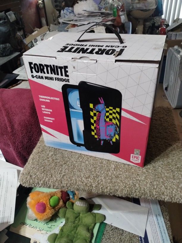 6 Can Mini Fridge Never Used Original Box
