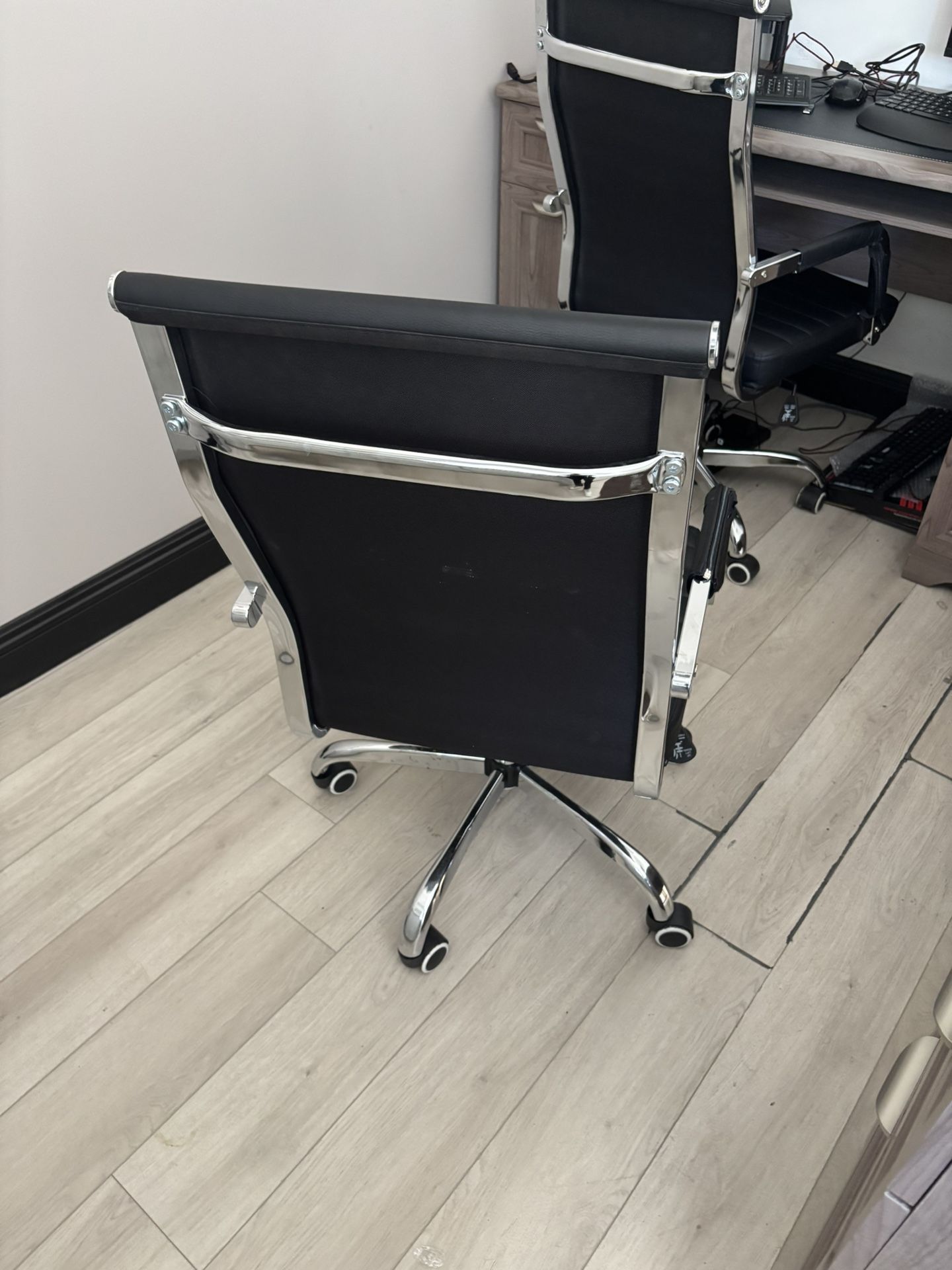 Rolling Chairs Or Office Chairs