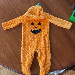 Baby Pumpkin Costume / Footed Sleeper 3-6 Months (Can Fit Up to About 9 Months