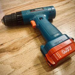 Makita Cordless Power Drill 9.6v