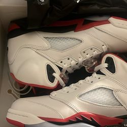 Jordan fire Red Size 7