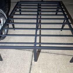 Foldable metal platform bed frame