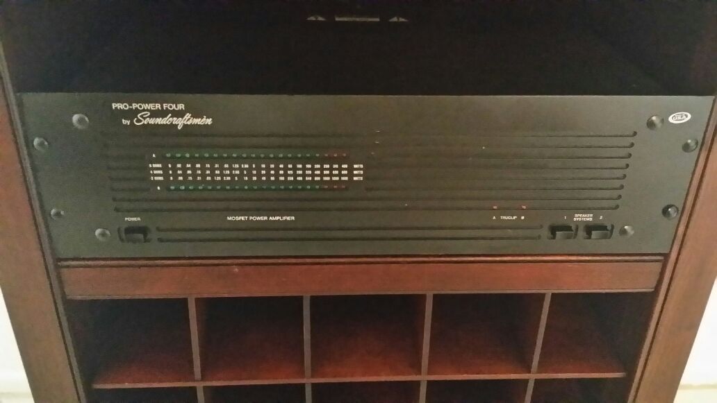 SOUNDCRAFTSMEN PRO POWER FOUR AMPLIFIER !