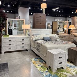 4 Pcs Queen Bedroom Set Beige Or Brown Color Wooden