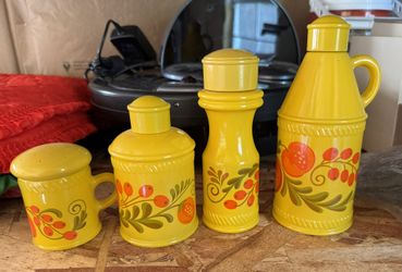 Avon Pennsylvania Dutch Collectible Bottles (empty)