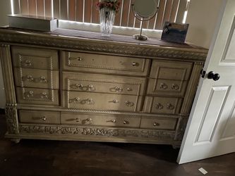 Drawers Set Must Pick Up