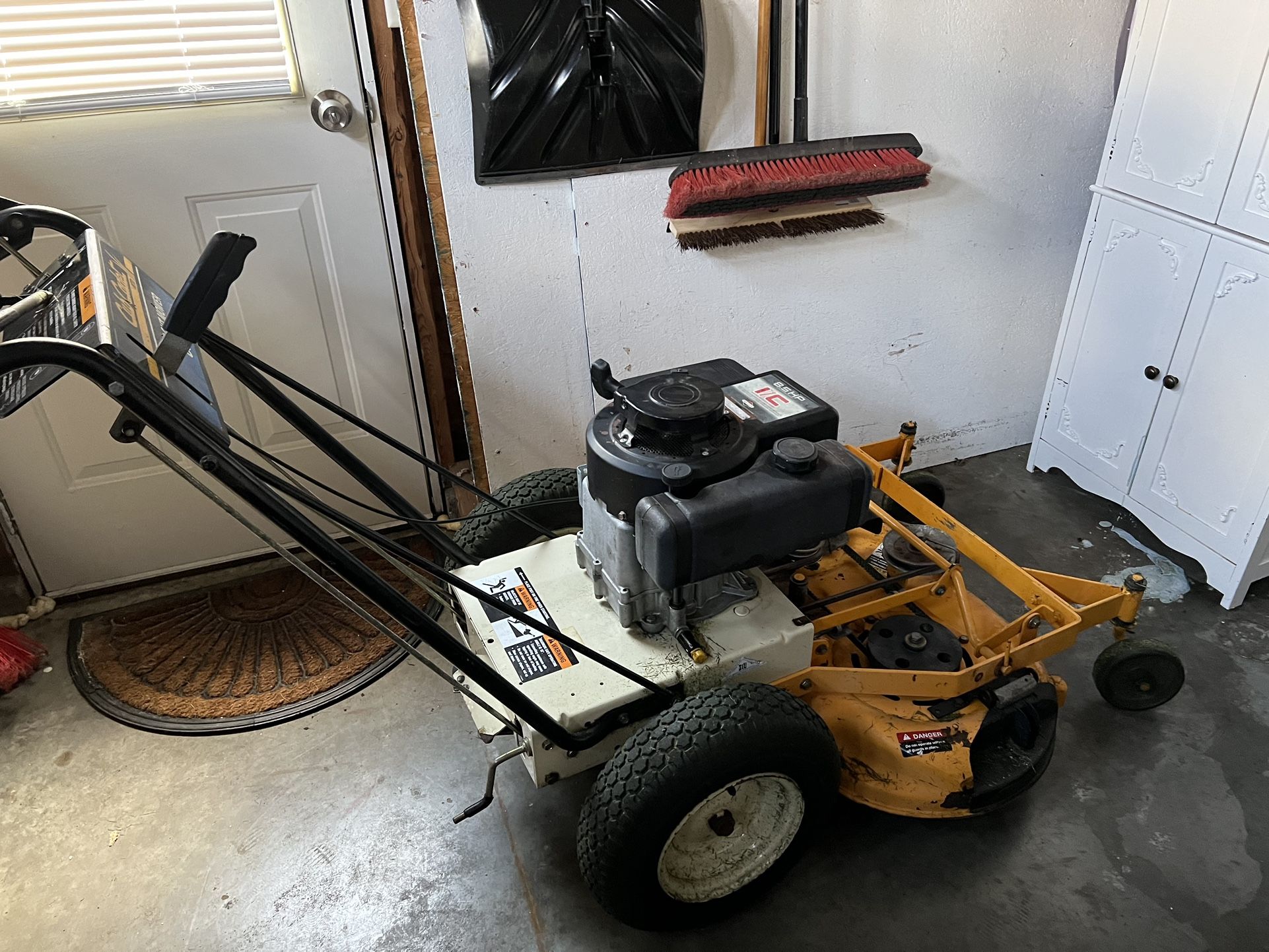 Cub Cadet  MUST PICK UP TODAY