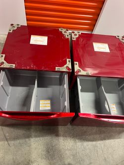 Washer and dryer, pedestals
