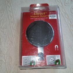Magnetic Hanger For Wreath