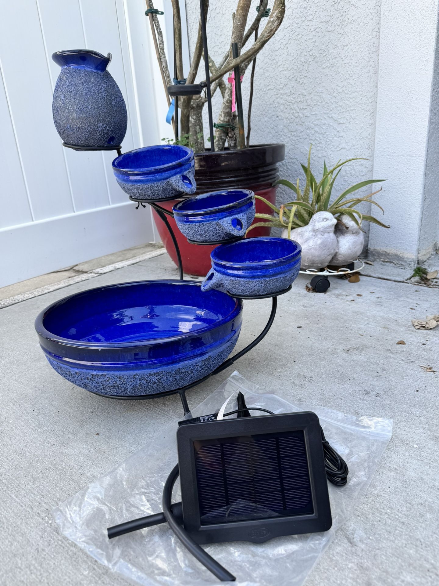 *NEW* Blue ceramic water fountain with solar panel.