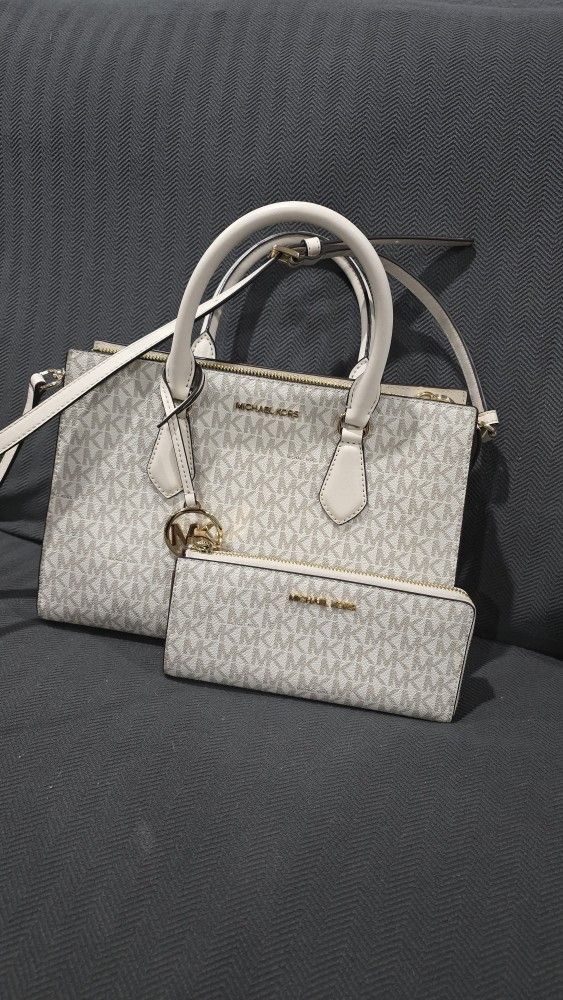 Michael Kors Purse With Wallet