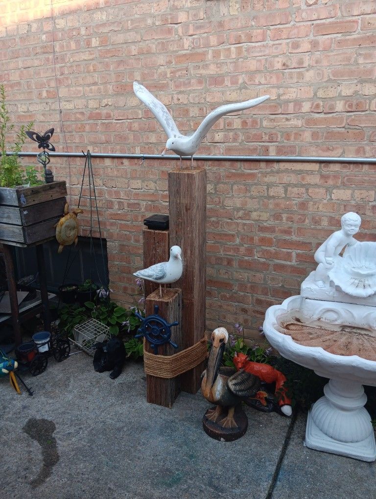 65" H Outdoor Garden Lawn Concrete Seagull Ornamental Decor Solar Light Wood Nautical