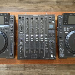 CDJs 2000’s  Mixer NXS2 900