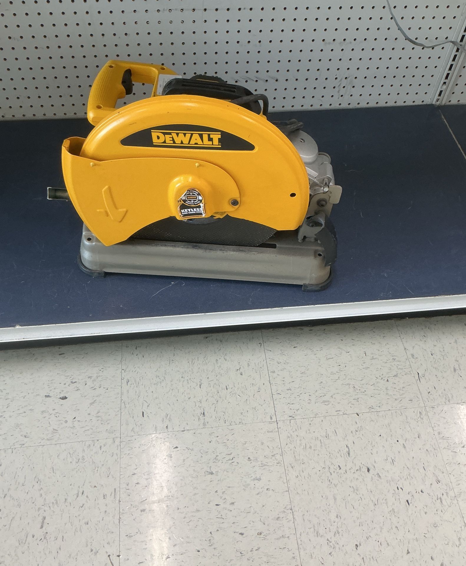 Dewalt Saw