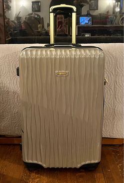 21” Wheeled Hardsided Luggage NEW