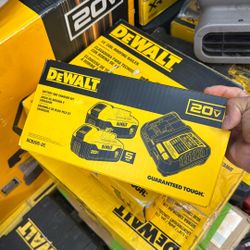 Dewalt 20v 5.0 Amp Batteries And Charger 