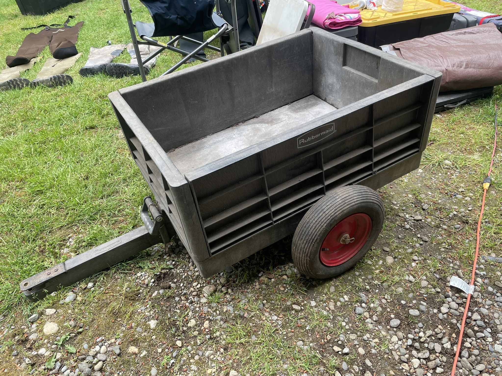 Rubbermaid Garden Cart